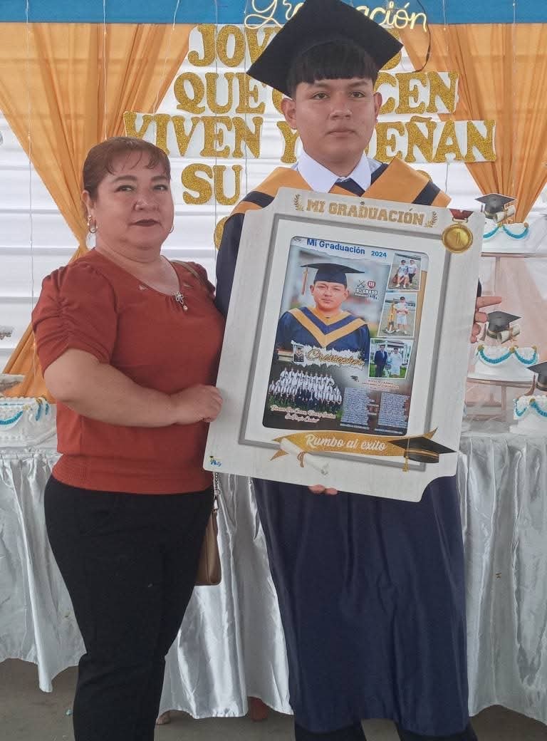 Scholarship recipients in Alto Trujillo, Peru